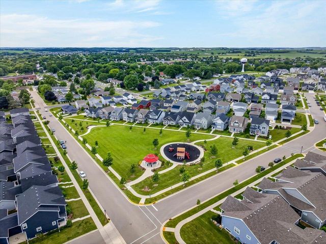 421 Crane Crossing, Waunakee, WI 53597