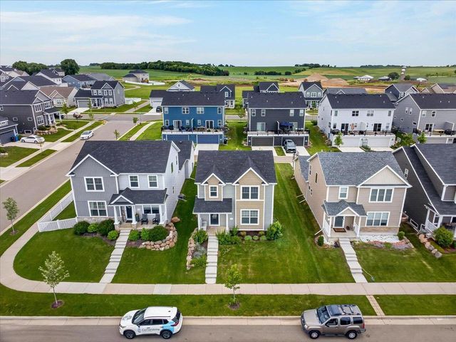 421 Crane Crossing, Waunakee, WI 53597