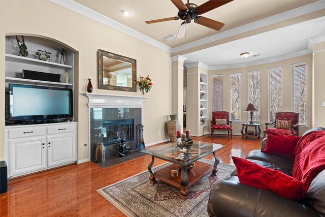 6211 Parkside Drive, Arlington, TX 76001