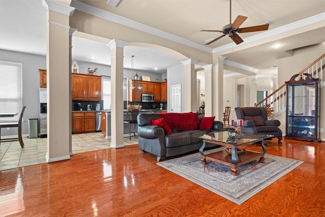 6211 Parkside Drive, Arlington, TX 76001