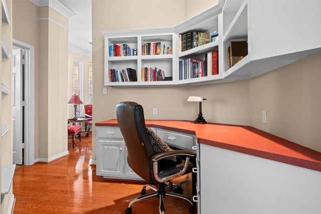 6211 Parkside Drive, Arlington, TX 76001