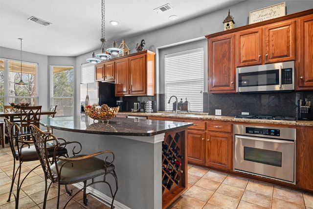 6211 Parkside Drive, Arlington, TX 76001