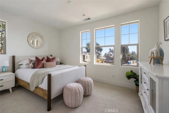 181 E Palm Street East, Altadena, CA 91001