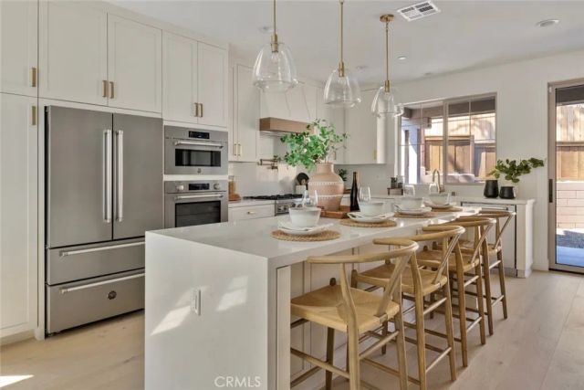 181 E Palm Street East, Altadena, CA 91001