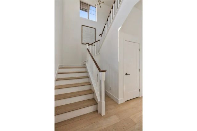 181 E Palm Street East, Altadena, CA 91001