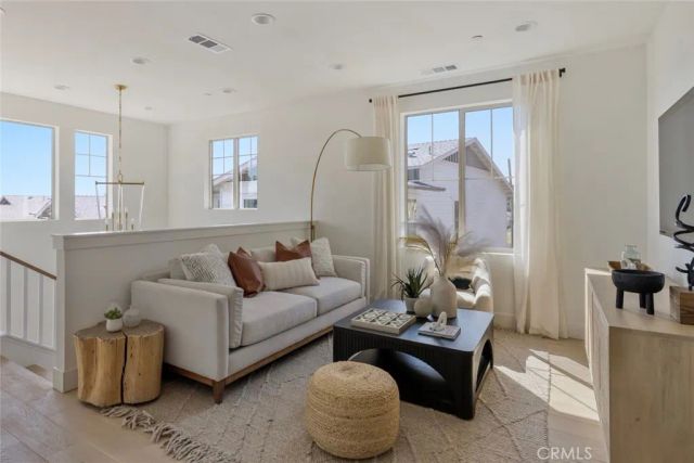 181 E Palm Street East, Altadena, CA 91001