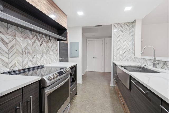 5050 S East End Avenue 1E, Chicago, IL 60615