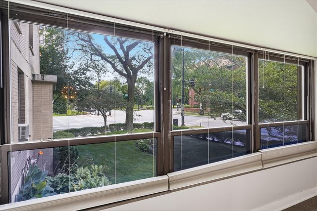 5050 S East End Avenue 1E, Chicago, IL 60615
