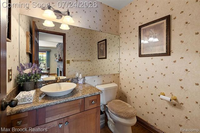 2445 Island View Drive, West Bloomfield, MI 48324