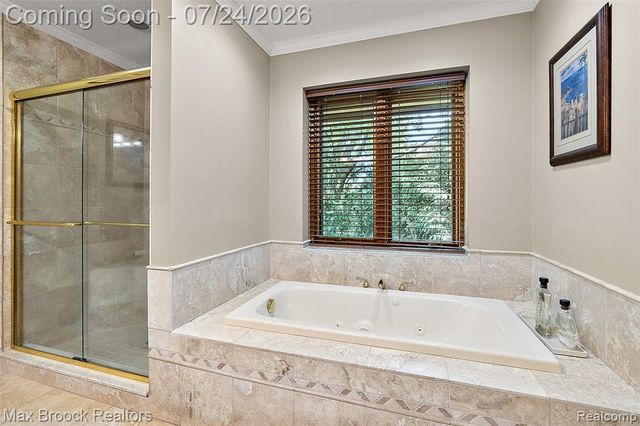 2445 Island View Drive, West Bloomfield, MI 48324