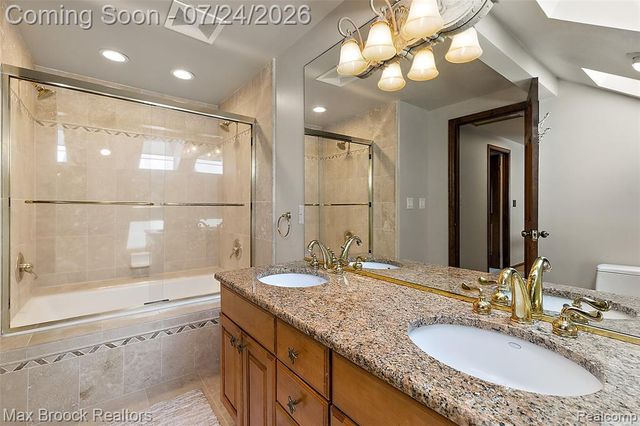 2445 Island View Drive, West Bloomfield, MI 48324
