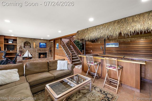 2445 Island View Drive, West Bloomfield, MI 48324