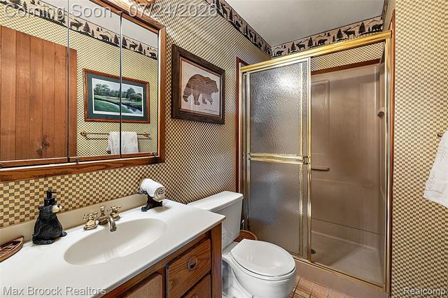2445 Island View Drive, West Bloomfield, MI 48324