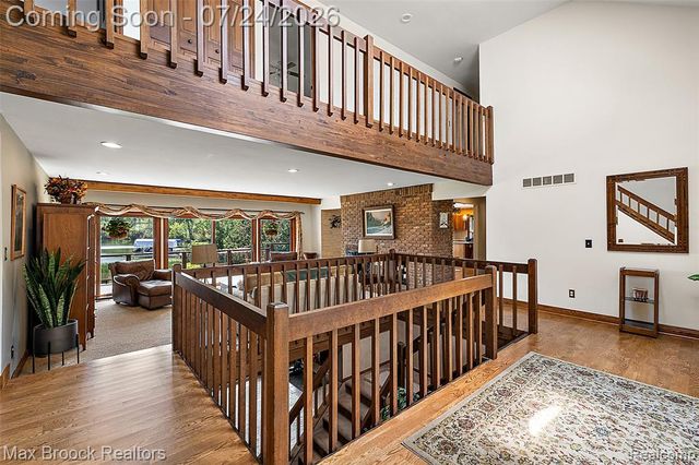 2445 Island View Drive, West Bloomfield, MI 48324