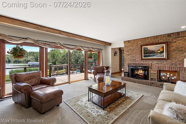 2445 Island View Drive, West Bloomfield, MI 48324