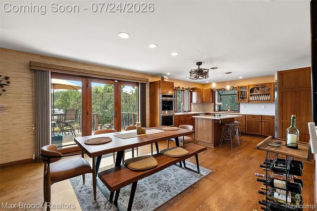 2445 Island View Drive, West Bloomfield, MI 48324