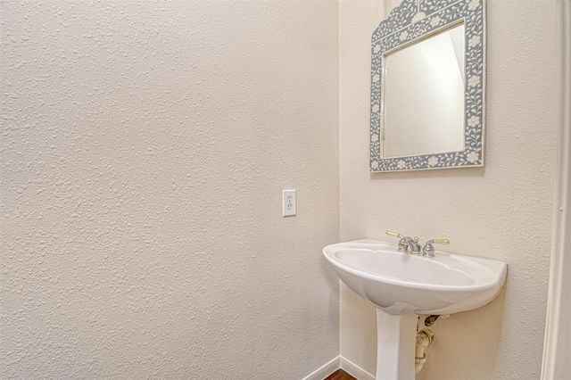 65 W Night Heron Place, The Woodlands, TX 77382