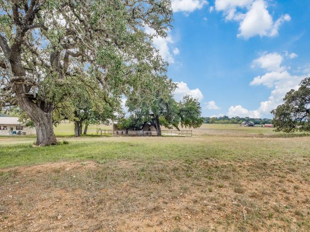 338 Saltgrass, Bandera, TX 78003