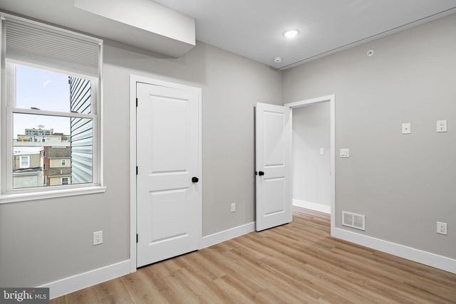 1413 N 8TH ST, Philadelphia, PA 19122