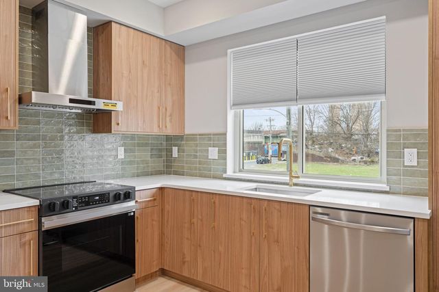 1413 N 8TH ST, Philadelphia, PA 19122