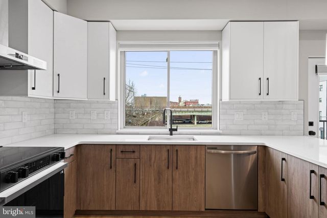 1413 N 8TH ST, Philadelphia, PA 19122