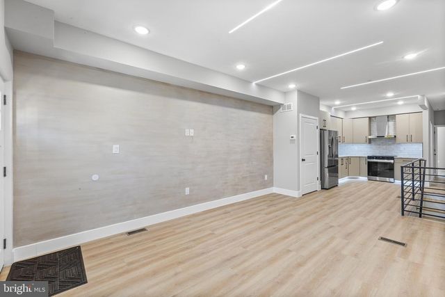 1413 N 8TH ST, Philadelphia, PA 19122