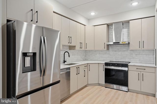 1413 N 8TH ST, Philadelphia, PA 19122