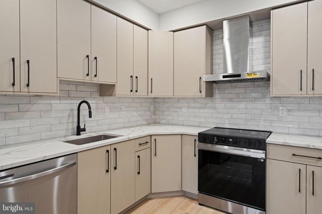 1413 N 8TH ST, Philadelphia, PA 19122