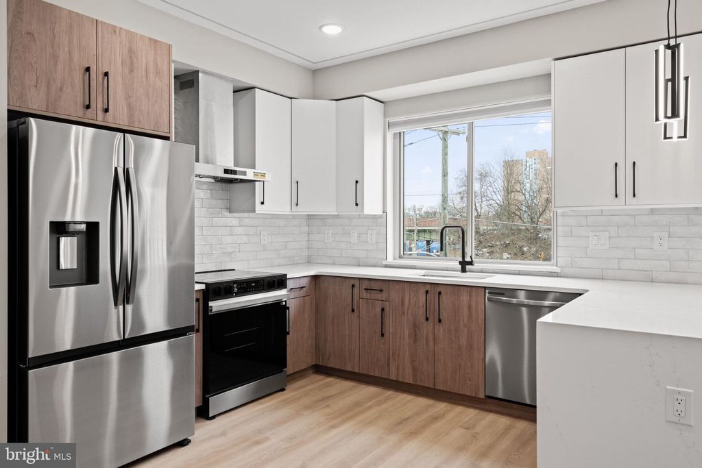 1413 N 8TH ST, Philadelphia, PA 19122