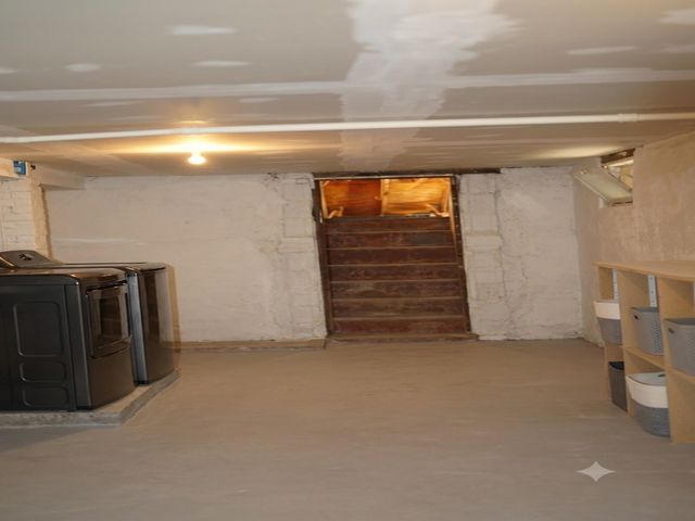 80 WEST 44TH ST, Bayonne, NJ 07002