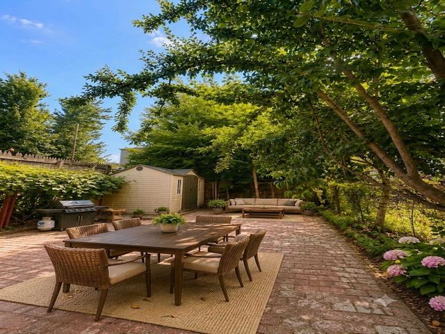 80 WEST 44TH ST, Bayonne, NJ 07002