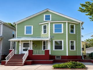 80 WEST 44TH ST, Bayonne, NJ 07002