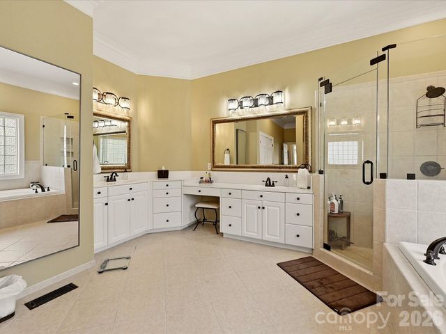 15034 Jockeys Ridge Drive, Charlotte, NC 28277