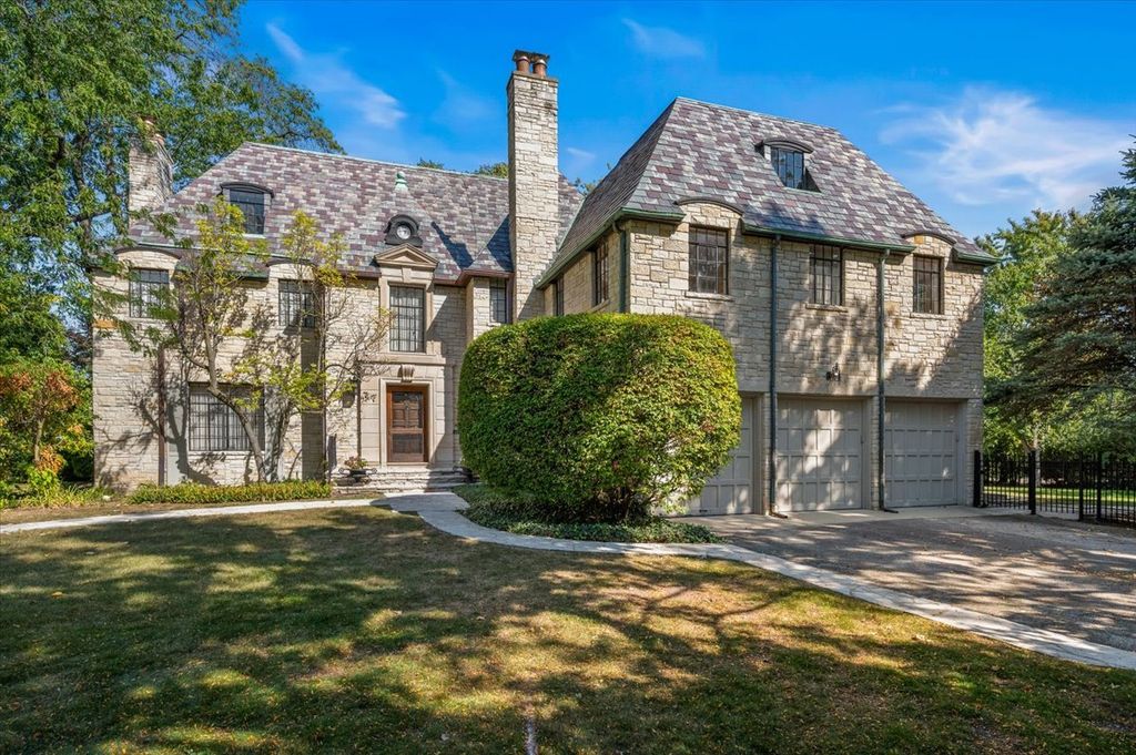54 Kenilworth Avenue, Kenilworth, IL 60043