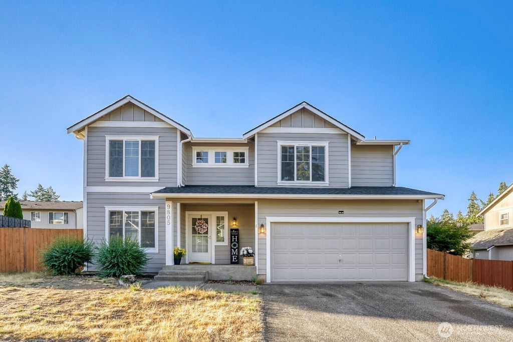 Image 2 of property listing at 9805 109th Street Ct SW, Lakewood, WA 98498