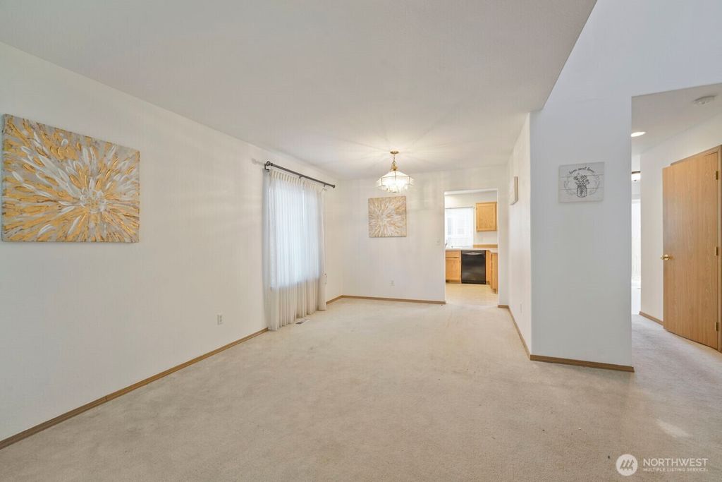 Image 3 of property listing at 9805 109th Street Ct SW, Lakewood, WA 98498