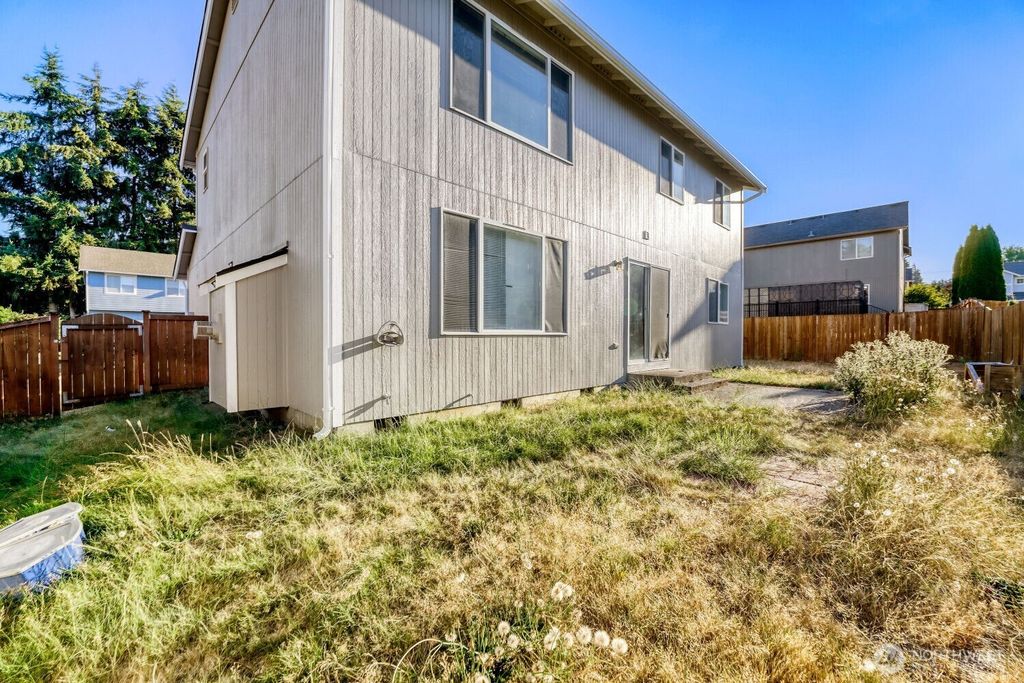 Image 23 of property listing at 9805 109th Street Ct SW, Lakewood, WA 98498