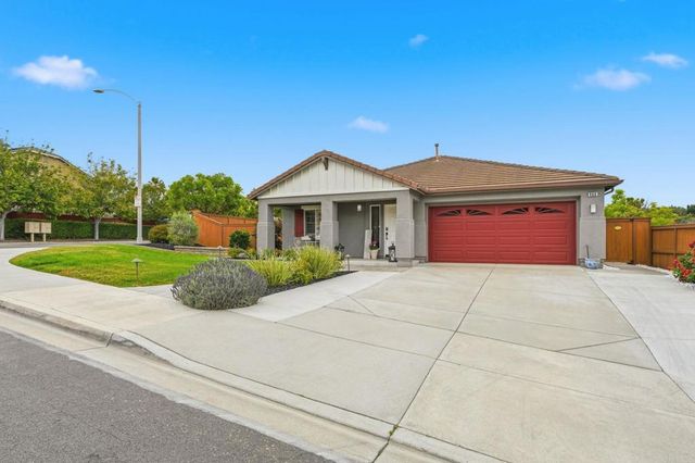 980 Manteca Drive, Oceanside, CA 92057