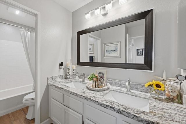 980 Manteca Drive, Oceanside, CA 92057