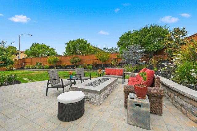 980 Manteca Drive, Oceanside, CA 92057