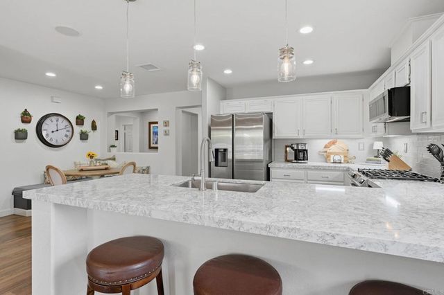 980 Manteca Drive, Oceanside, CA 92057