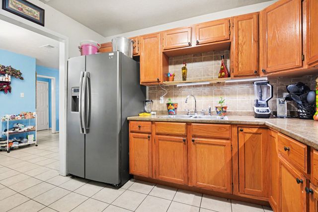 1615 Barlow Avenue, Dallas, TX 75224