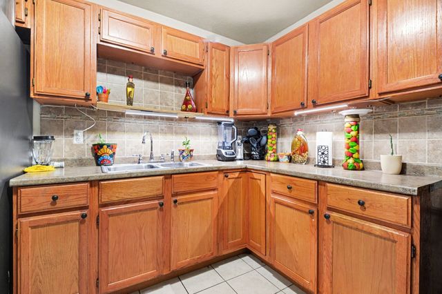 1615 Barlow Avenue, Dallas, TX 75224