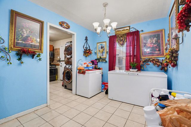 1615 Barlow Avenue, Dallas, TX 75224