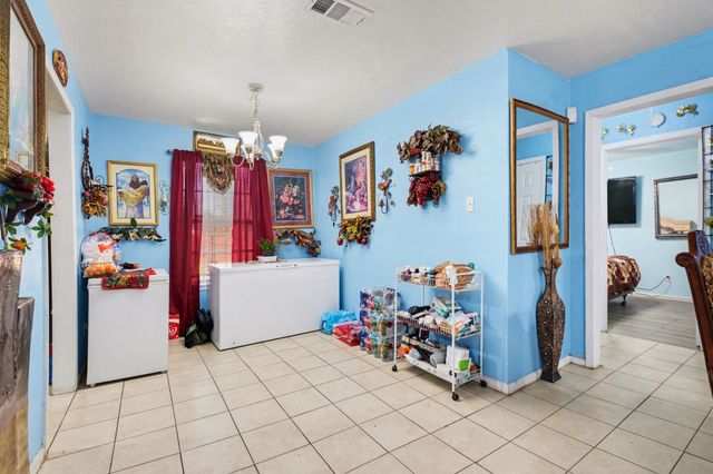 1615 Barlow Avenue, Dallas, TX 75224