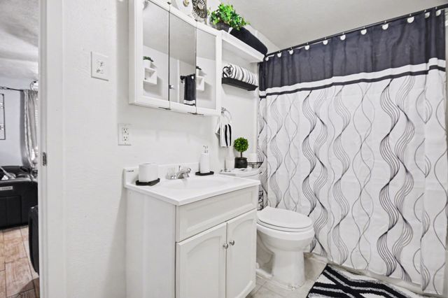 1615 Barlow Avenue, Dallas, TX 75224