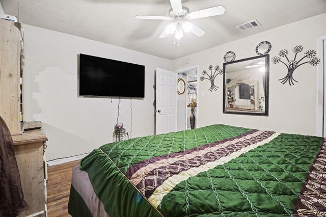 1615 Barlow Avenue, Dallas, TX 75224