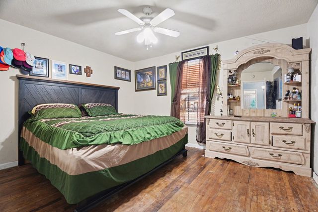 1615 Barlow Avenue, Dallas, TX 75224