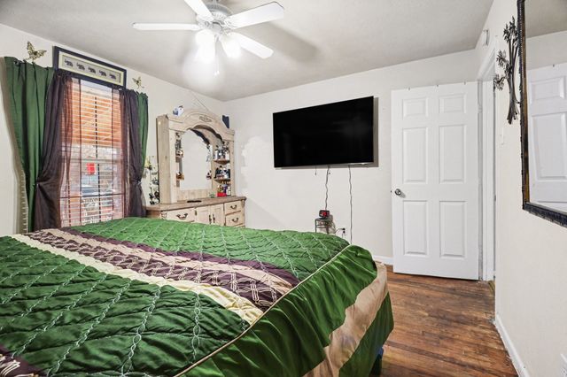 1615 Barlow Avenue, Dallas, TX 75224