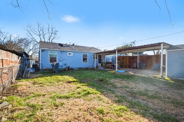 1615 Barlow Avenue, Dallas, TX 75224